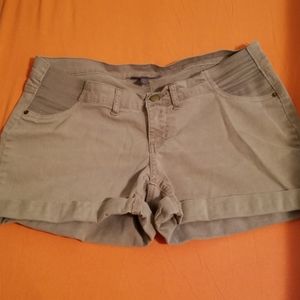 Maternity shorts